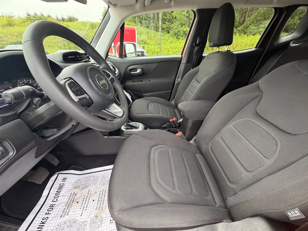 Used 2021 Jeep Renegade Latitude AWD/4WD image 16