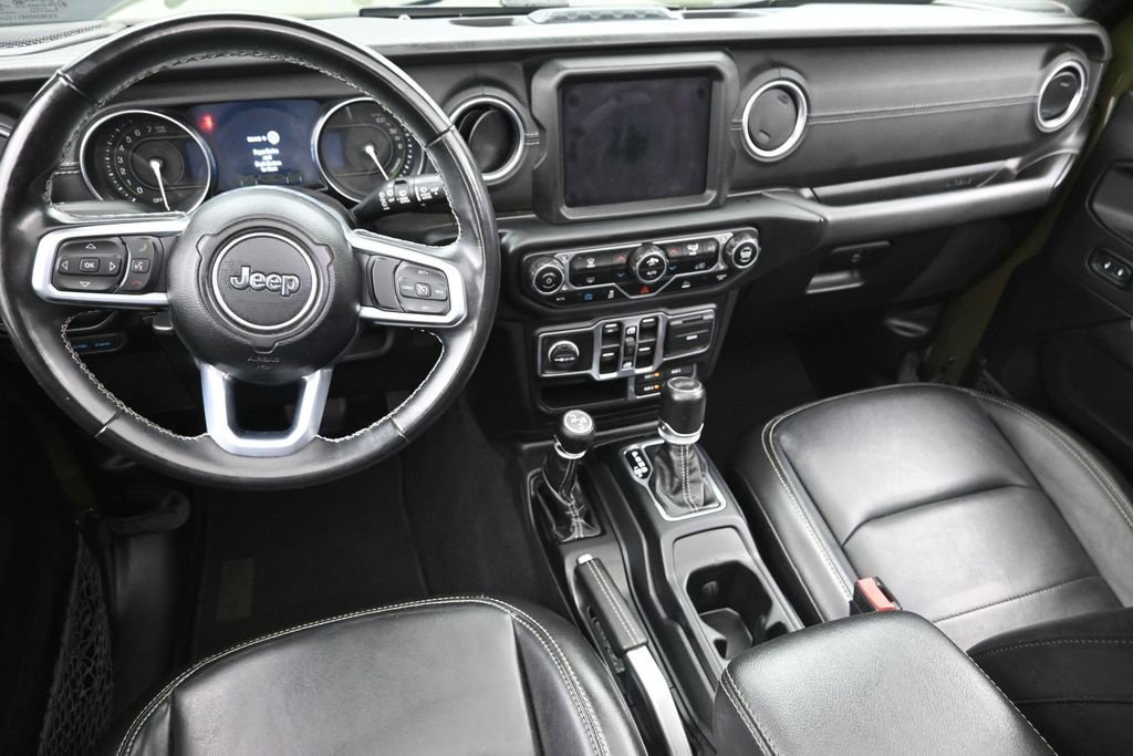 Used 2022 Jeep Wrangler Unlimited Sahara AWD/4WD image 15