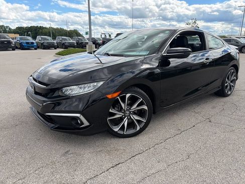 Used 2020 Honda Civic Touring image 3