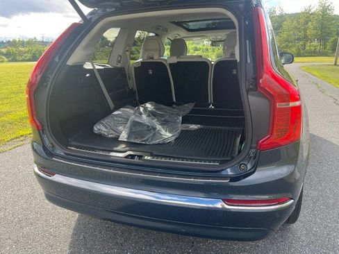 Used 2024 Volvo XC90 B5 Core w/ Protection Package Premier AWD/4WD image 13