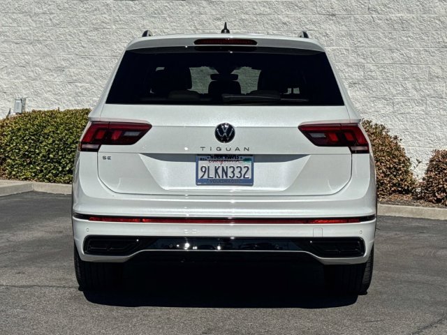 Certified 2024 Volkswagen Tiguan SE R-Line FWD image 4