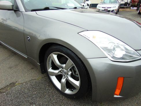 Used 2007 Nissan 350Z Enthusiast w/ Cargo Convenience Pkg RWD image 33