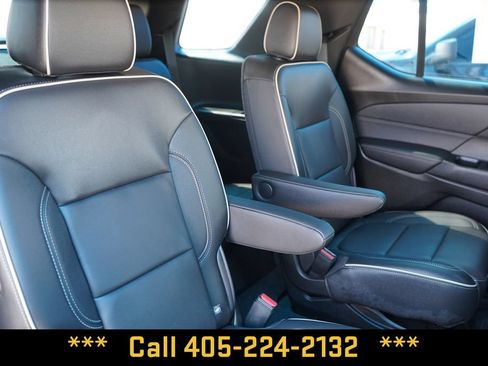 Used 2023 Chevrolet Traverse Premier AWD/4WD image 24