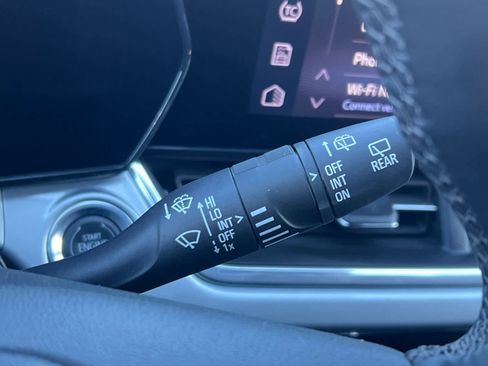 Used 2024 Chevrolet Trax LT w/ Driver Confidence Package image 18