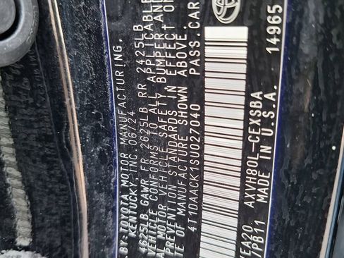 Used 2025 Toyota Camry SE w/ Convenience Package image 29