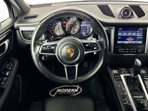 Used 2018 Porsche Macan image 20