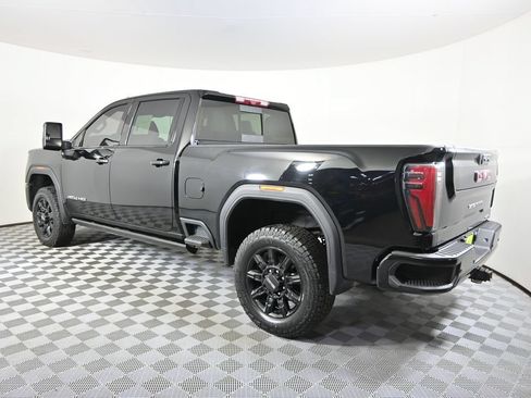 Used 2024 GMC Sierra 2500 AT4 w/ AT4 Premium Plus Package AWD/4WD image 4
