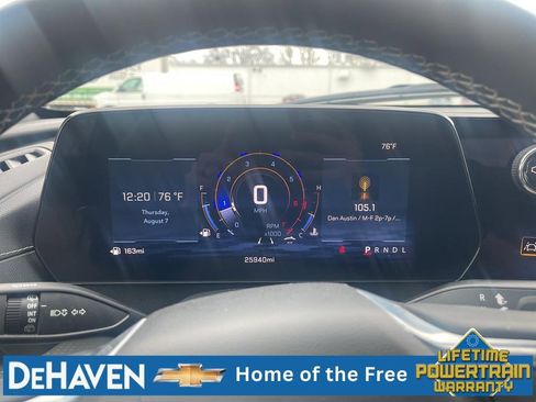 Used 2025 Chevrolet Traverse LT FWD image 12