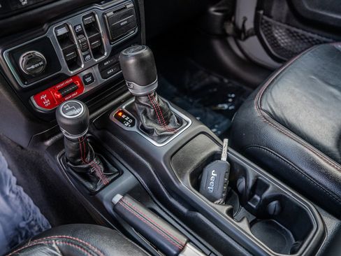 Used 2019 Jeep Wrangler Unlimited Rubicon AWD/4WD image 22