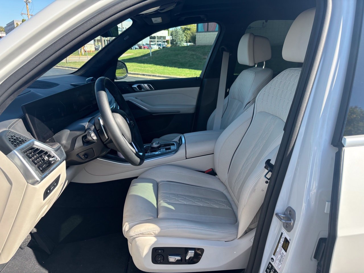Used 2026 BMW X5 xDrive40i w/ Executive Package AWD/4WD image 13