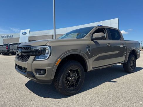 New 2026 Ford Ranger Lariat w/ Black Appearance Package AWD/4WD image 2