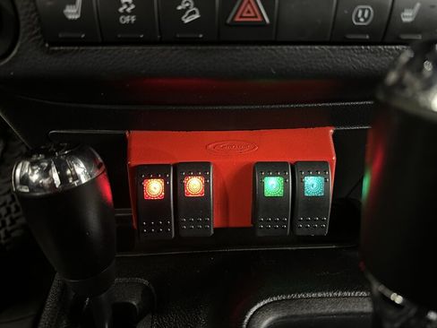 Used 2016 Jeep Wrangler Unlimited Rubicon AWD/4WD image 24