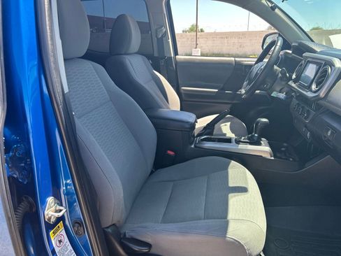 Used 2016 Toyota Tacoma SR5 w/ Towing Package RWD image 11
