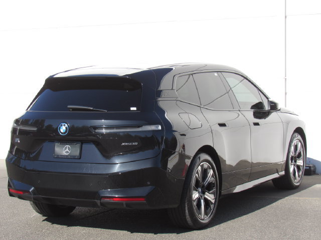 Used 2022 BMW iX xDrive50 w/ Sport Package AWD/4WD image 6
