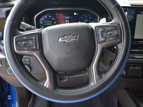 Used 2023 Chevrolet Silverado 1500 ZR2 image 18