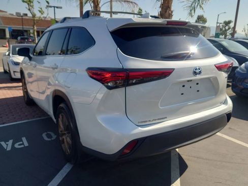 Used 2023 Toyota Highlander Bronze Edition image 6