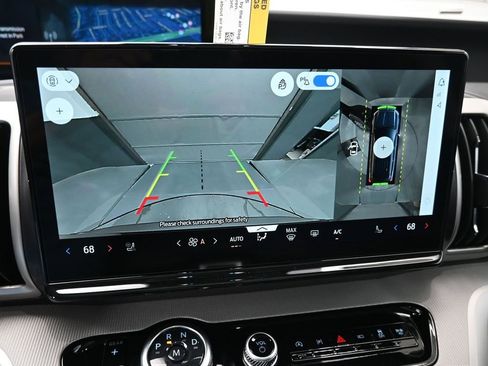 New 2025 Ford Expedition Active image 4