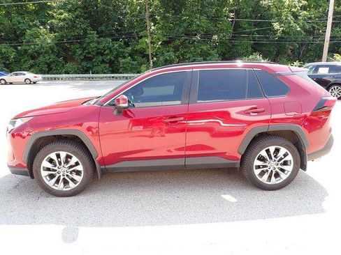 Certified 2021 Toyota RAV4 XLE Premium AWD/4WD image 6