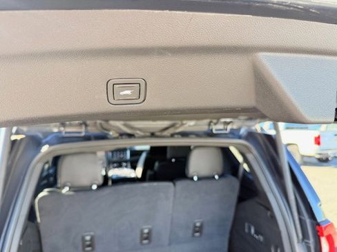 Used 2021 GMC Yukon Denali w/ Denali Ultimate Package image 18