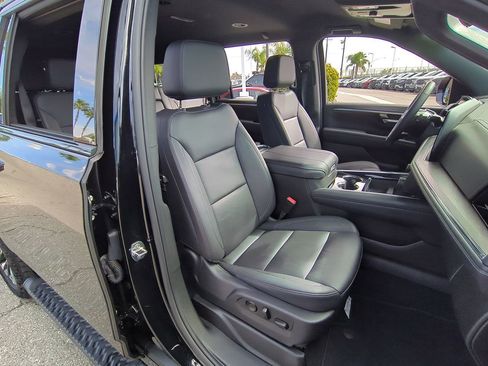 Certified 2025 Chevrolet Suburban Z71 image 27