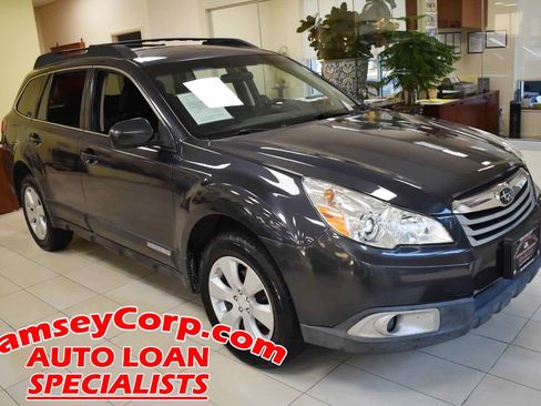 Used 2011 Subaru Outback 2.5i Premium w/ All-Weather Pkg AWD/4WD image 1