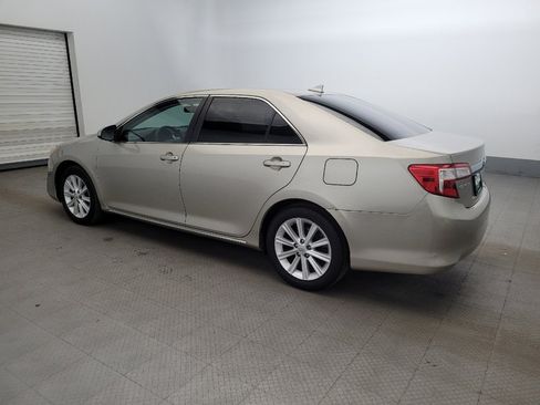 Used 2014 Toyota Camry XLE image 3