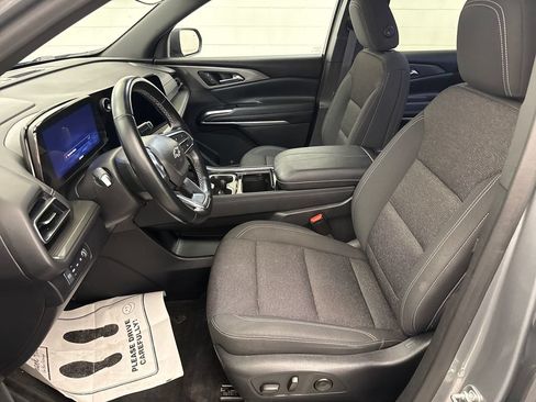 Used 2024 Chevrolet Traverse LT w/ Midnight/Sport Edition AWD/4WD image 9