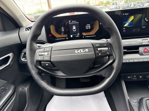 Used 2025 Kia K4 FWD image 17
