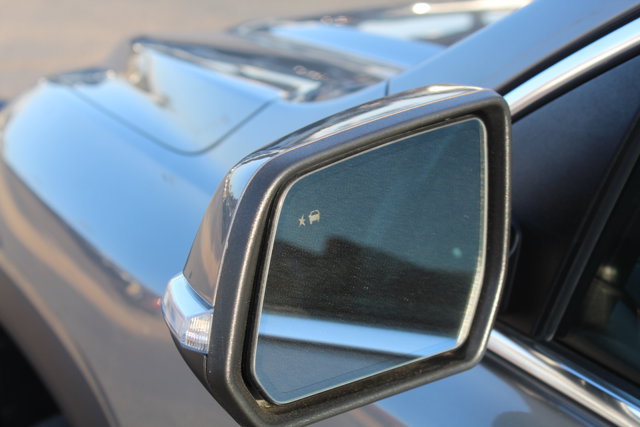 Used 2022 GMC Acadia SLT w/ Preferred Package FWD image 13