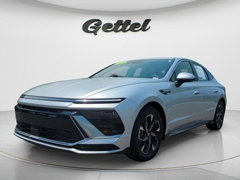 Certified 2025 Hyundai Sonata SEL FWD image 1