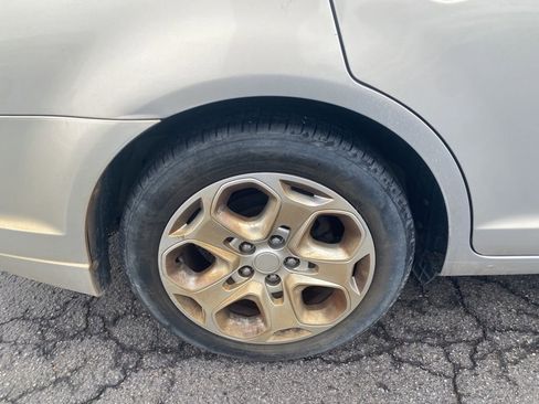 Used 2010 Ford Fusion SE image 8