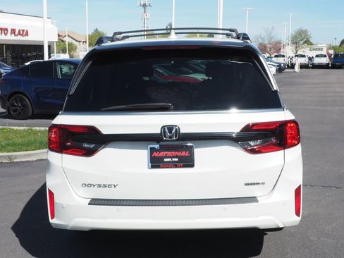 Used 2025 Honda Odyssey Touring image 6