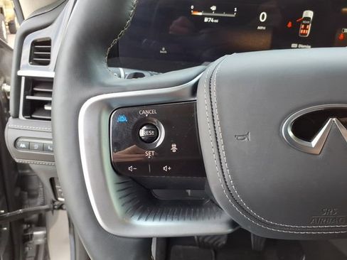 Used 2025 INFINITI QX80 Sensory AWD/4WD image 9