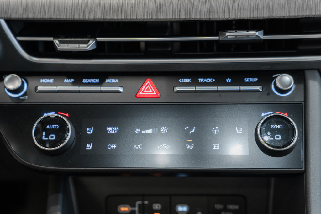 Used 2025 Hyundai Sonata Limited FWD image 20