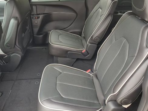 New 2026 Chrysler Pacifica Limited w/ S Appearance Package image 15