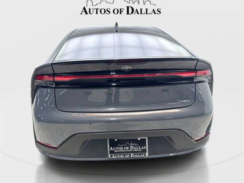 Used 2025 Toyota Prius LE FWD image 7