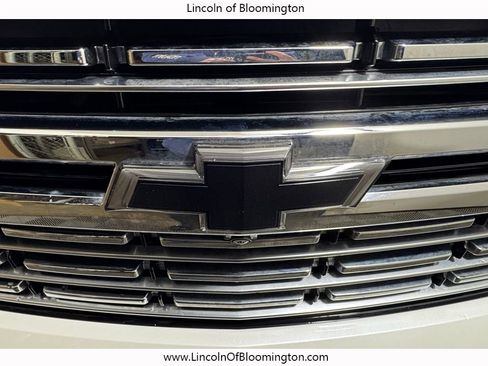 Used 2021 Chevrolet Suburban Premier w/ Premium Package image 10