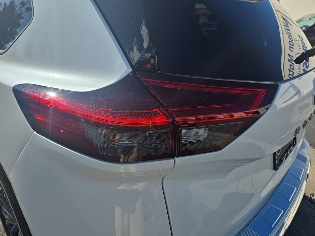 Used 2025 Nissan Rogue Platinum AWD/4WD image 36