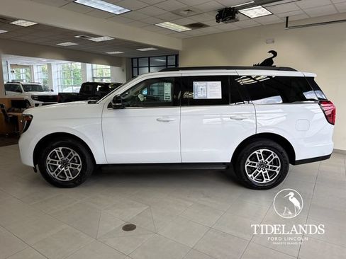 Certified 2025 Ford Expedition Active RWD image 5