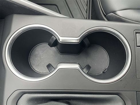 Used 2024 Toyota Highlander XLE image 18