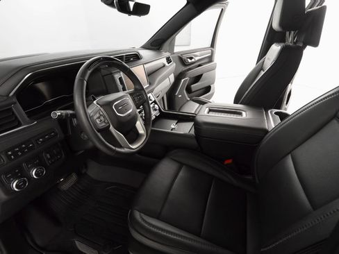 Used 2023 GMC Yukon XL Denali w/ Denali Reserve Package AWD/4WD image 12