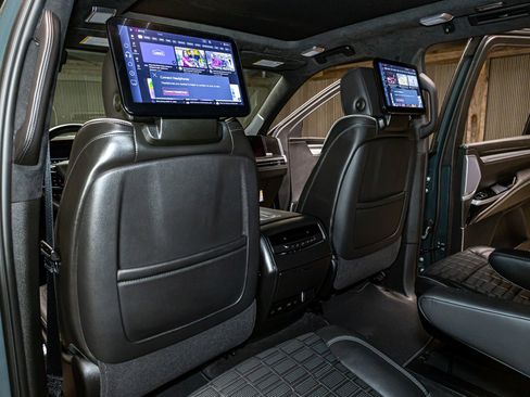 Used 2025 Cadillac Escalade V image 26