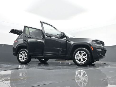 Used 2023 Jeep Grand Cherokee Limited image 33