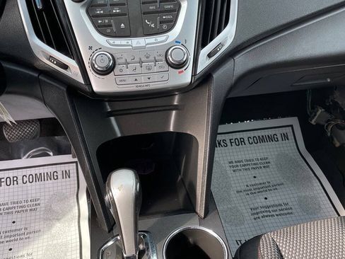 Used 2010 GMC Terrain SLE FWD image 9