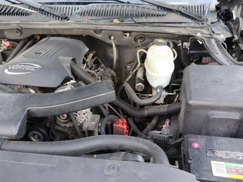 Used 2005 Chevrolet Avalanche Z71 w/ Sun And Sound Package AWD/4WD image 40