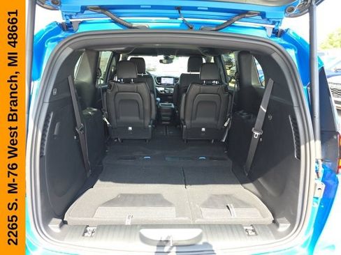 New 2027 Chrysler Pacifica Select AWD/4WD image 11