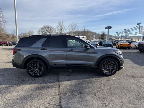 New 2026 Ford Explorer ST image 8