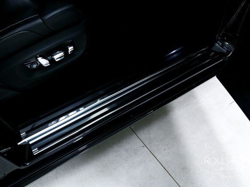 Used 2020 Rolls-Royce Phantom Sedan RWD image 38