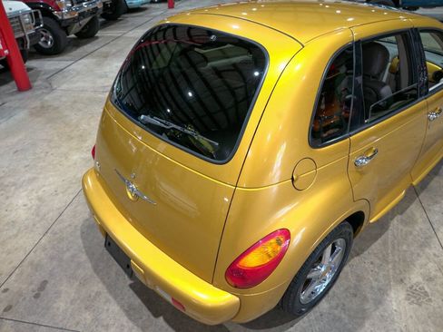 Used 2002 Chrysler PT Cruiser Limited FWD image 20