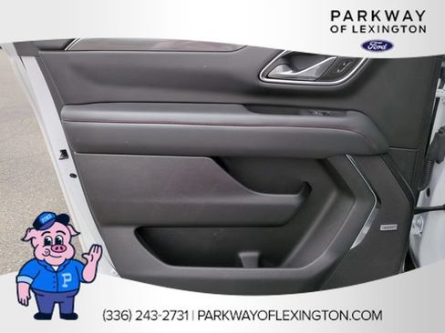 Used 2024 Chevrolet Suburban RST w/ Luxury Package AWD/4WD image 28